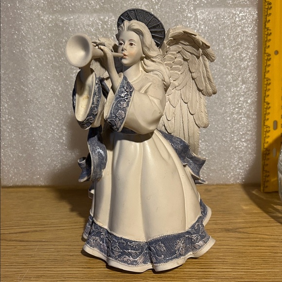 Musical Angel - Picture 1 of 3